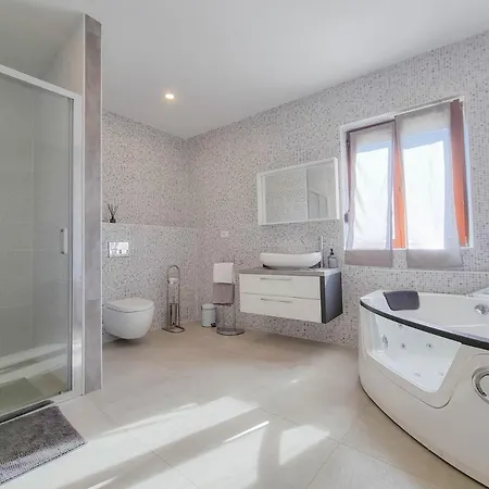 Apartament Dani *