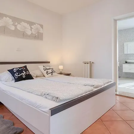 Dani Apartament *
